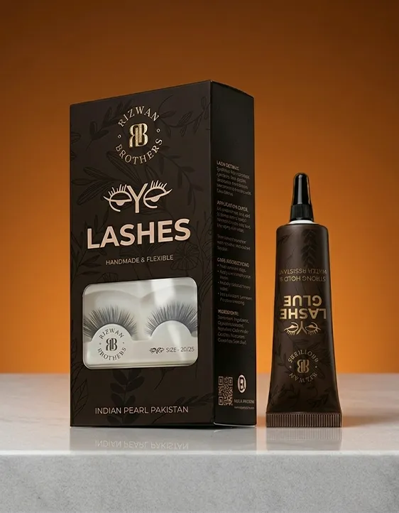 Fake Eyelashes + Glue